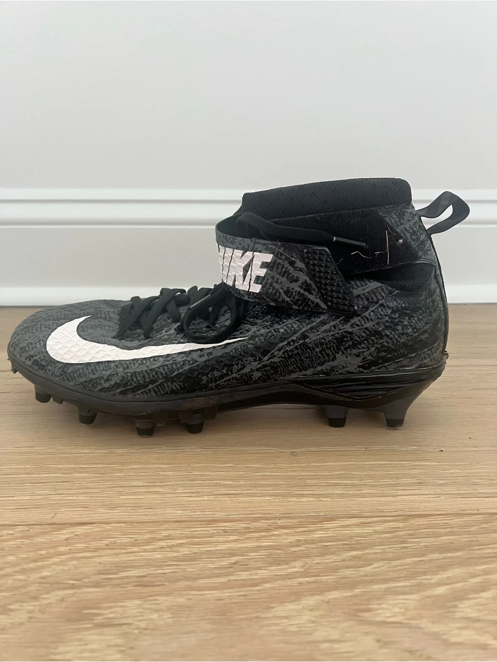 Nike Lunarbeast Elite TD Ground Quake Molded Football Cleats Men Size US 11.5